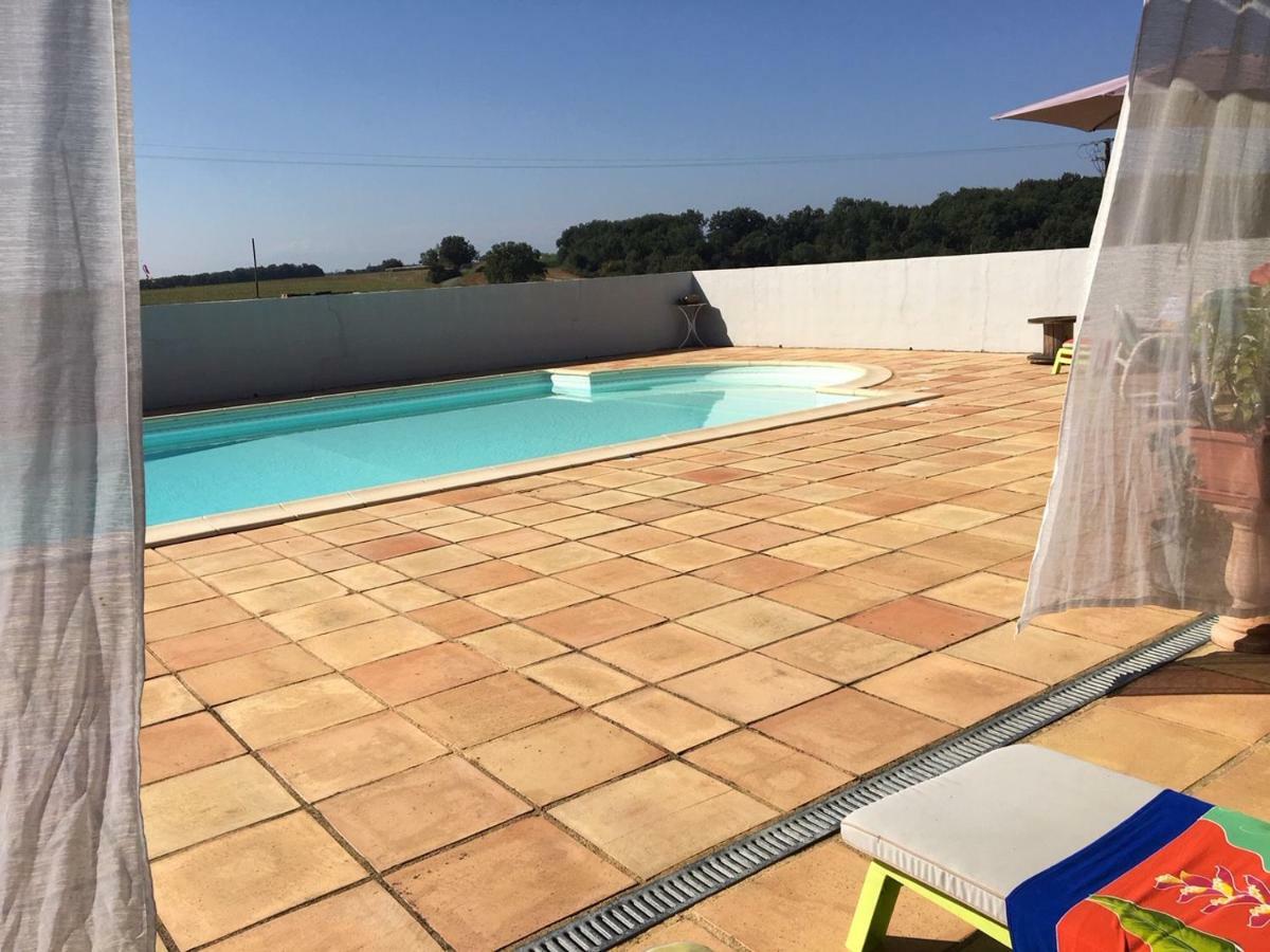 Gite Au Marron Seissan Exterior foto